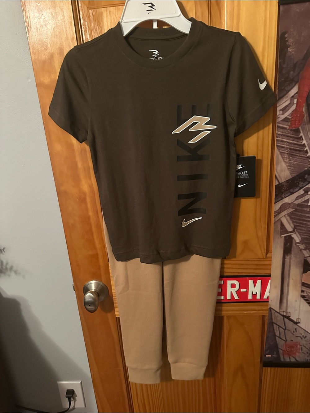 Nike Boys' Brown Short-Sleeve Graphic Tee and Tan Jogger Set - Picture 3 of 4